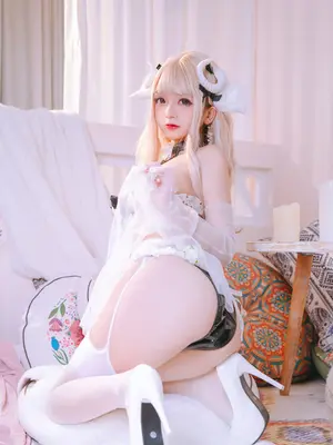 Hinaga - cừu nhỏ màu trắng