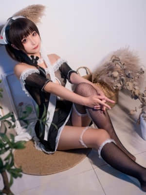 Momo-black và người giúp việc trắng ngu ngốc